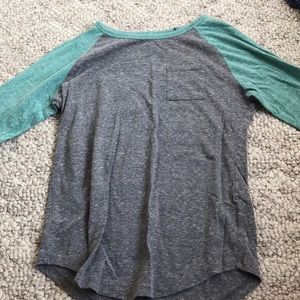 cute 3/4 sleeve length top!